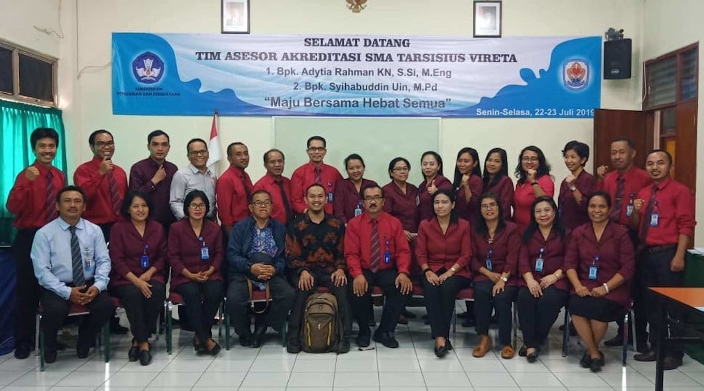 Guru, Pimpinan Sekolah dan Tim Asesor Akreditasi SMA